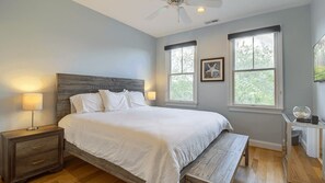 House (6 Bedrooms) | Interior