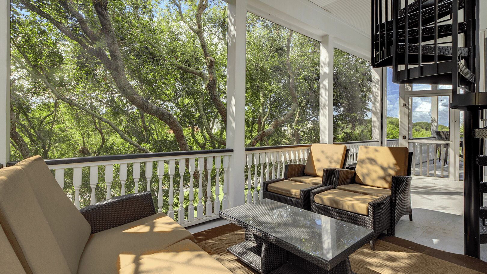 House (6 Bedrooms) | Interior