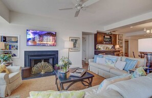 Interior - 1102 Ocean Club Avantstay Oceanfront Shared Pool, Spa Ocean Views (Isle of Palms)