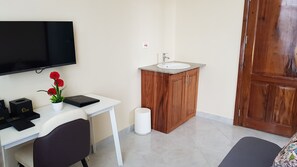 套房 | 起居區 | 42-吋LED 液晶電視、衛星頻道、電視