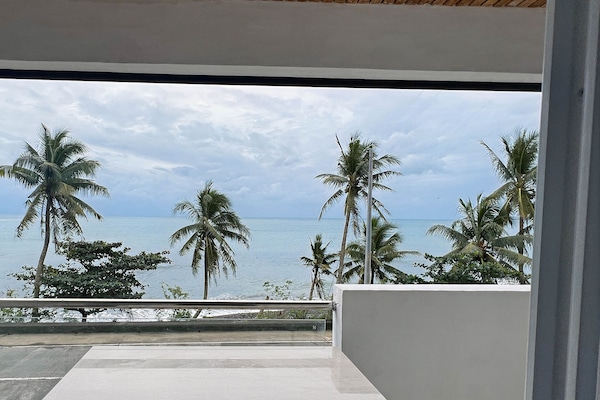 Comfort Quadruple Room, 2 Katil Ratu (Queen), Ocean View, Oceanfront | Teres/patio