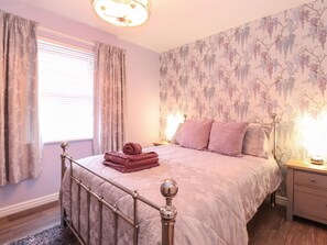 1 bedroom, individually decorated, individually furnished, free WiFi - The Honey Loft (Keswick)