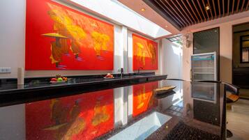 Comfort Villa | Living area | 40-inch LED TV with cable channels, TV