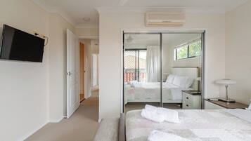 3 bedrooms, iron/ironing board