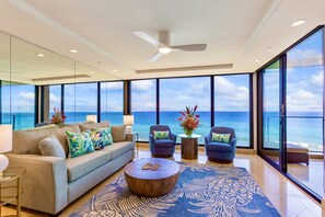 TV - Mahana Penthouse Unit Oceanfront (Lahaina)
