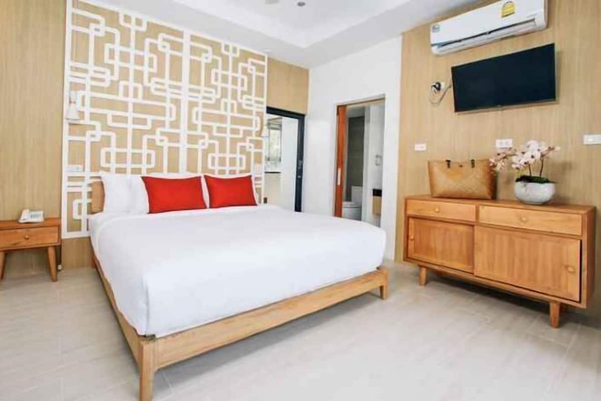 1 bedroom, Egyptian cotton sheets, premium bedding, minibar