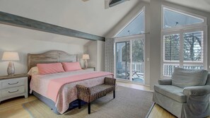 Rumah (5 Bedrooms) | 5 kamar tidur, setrika/meja setrika, dan seprai linen