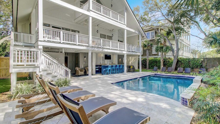 3704 Cameron by Avantstay Pool Bar Multiple Balconies!