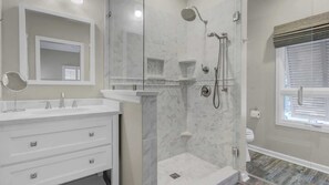 House (5 Bedrooms) | Bathroom | Bathtub - 3704 Cameron by Avantstay Pool Bar Multiple Balconies! (Isle of Palms)