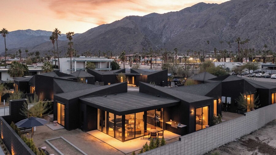 Blackhaus Full Buyout by Avantstay 16-room Hotel