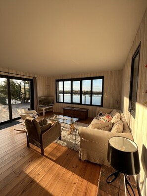 Smart TV, DVD player, books, stereo - Beautiful wooden house with sea view (Gujan-Mestras)