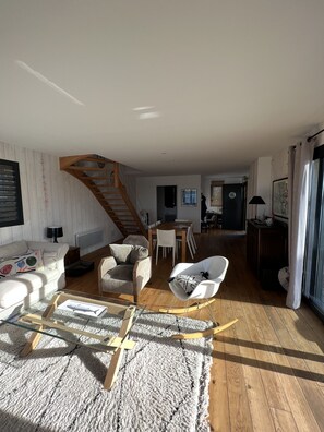 Smart TV, DVD player, books, stereo - Beautiful wooden house with sea view (Gujan-Mestras)