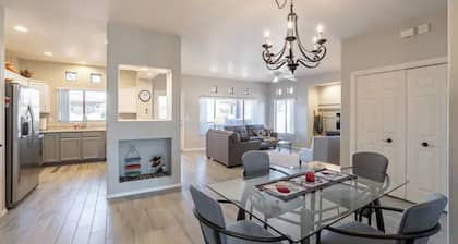 Perfect for long-term stay, heated Pool, Spa, Gym