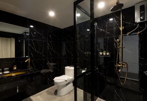 Chambre Double Supérieure, 1 très grand lit, non-fumeur | Salle de bain