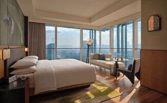 Pillowtop beds, minibar, in-room safe, blackout drapes