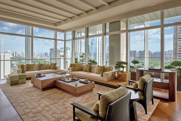 Deluxe Suite King with Balcony