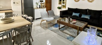 Fully renovated 2 bedroom flat , ideal for fmailies with  young kids