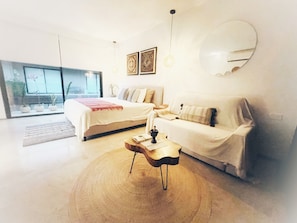 1 bedroom, WiFi, bed sheets - Estudio Asteroide- prime location! (Tulum)