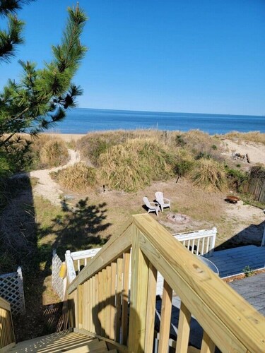 Loft At The Beach 1 Bedroom Apts by RedAwning