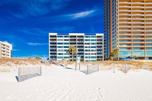 Condo, 2 Bedrooms | Exterior