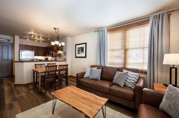 Condo, 1 Bedroom | Living area
