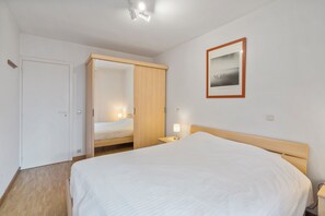 3 bedrooms, iron/ironing board, free WiFi