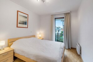 3 slaapkamers, een strijkplank/strijkijzer, gratis wifi