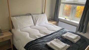 2 bedrooms, iron/ironing board, free WiFi, bed sheets