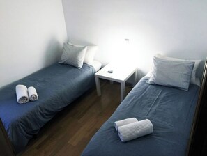 2 bedrooms, desk, free WiFi - MODERN APARTMENT IN THE CENTER (Vilanova i la Geltrú)