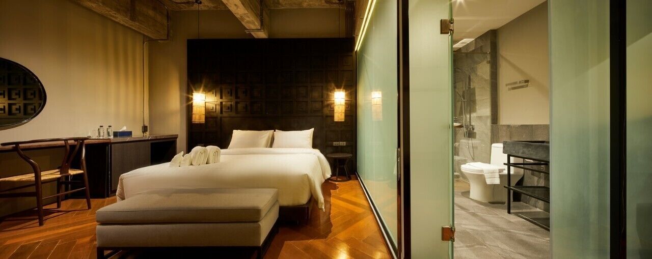 Superior No Windows | デスク、WiFi (無料)