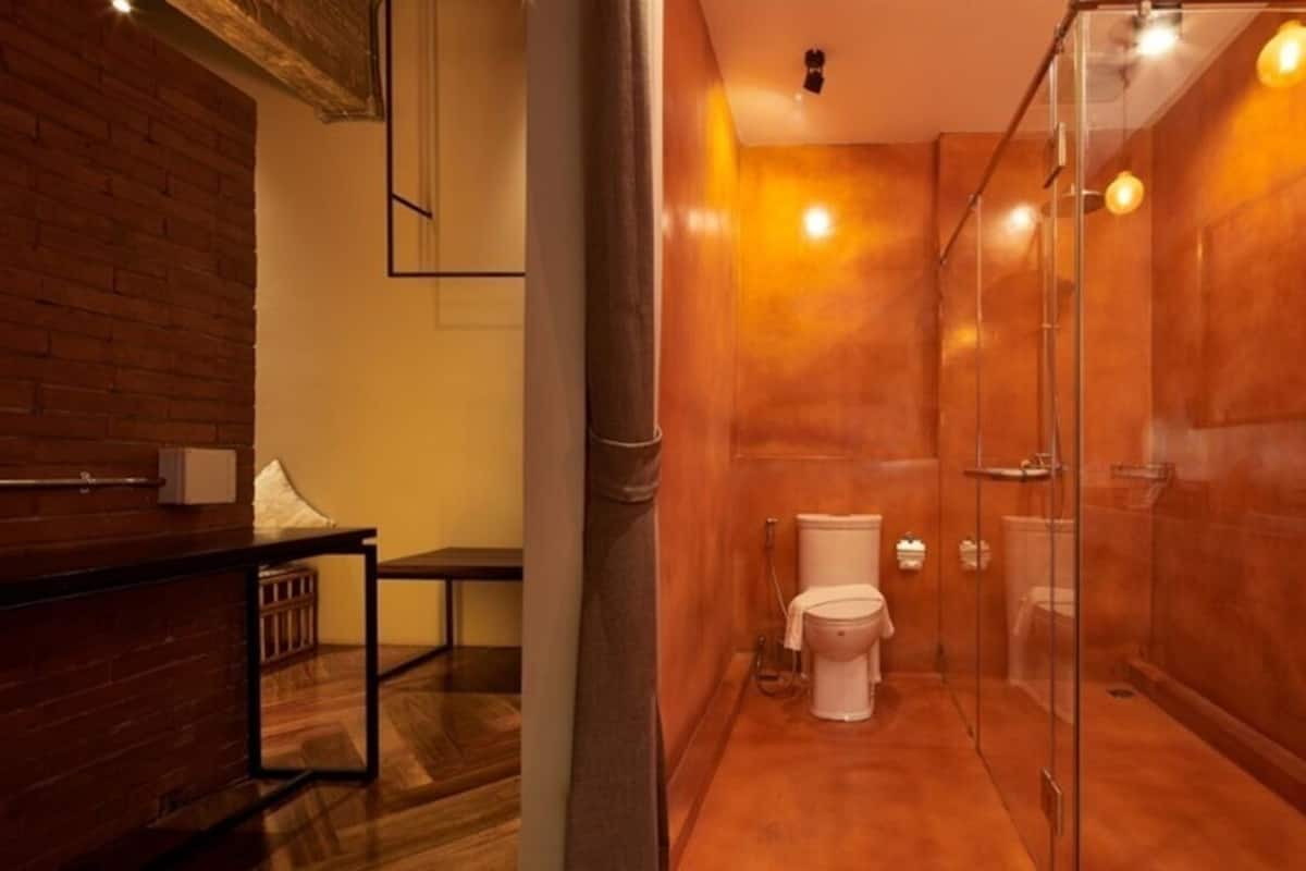 Habitació doble urbana | Bany | Tovalloles