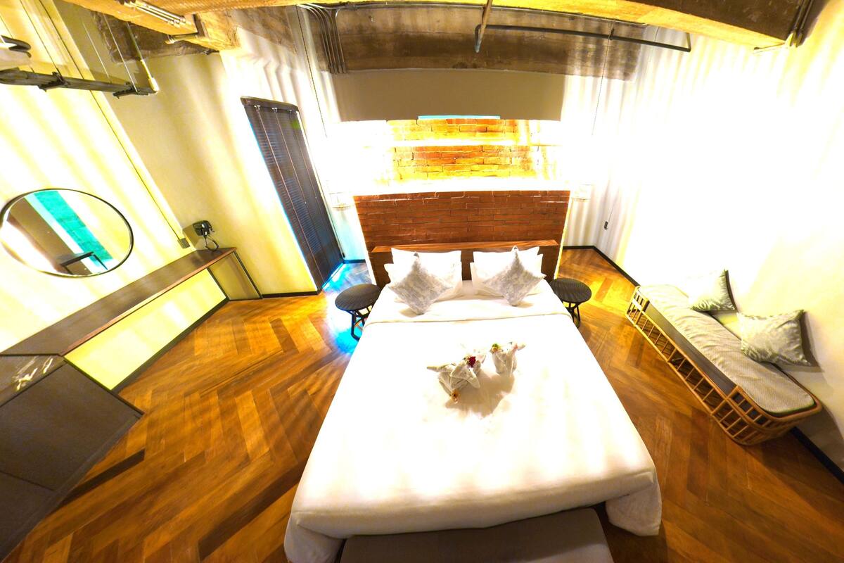 Grand Deluxe King City View | Skrivebord, wi-fi (inkludert) og sengetøy