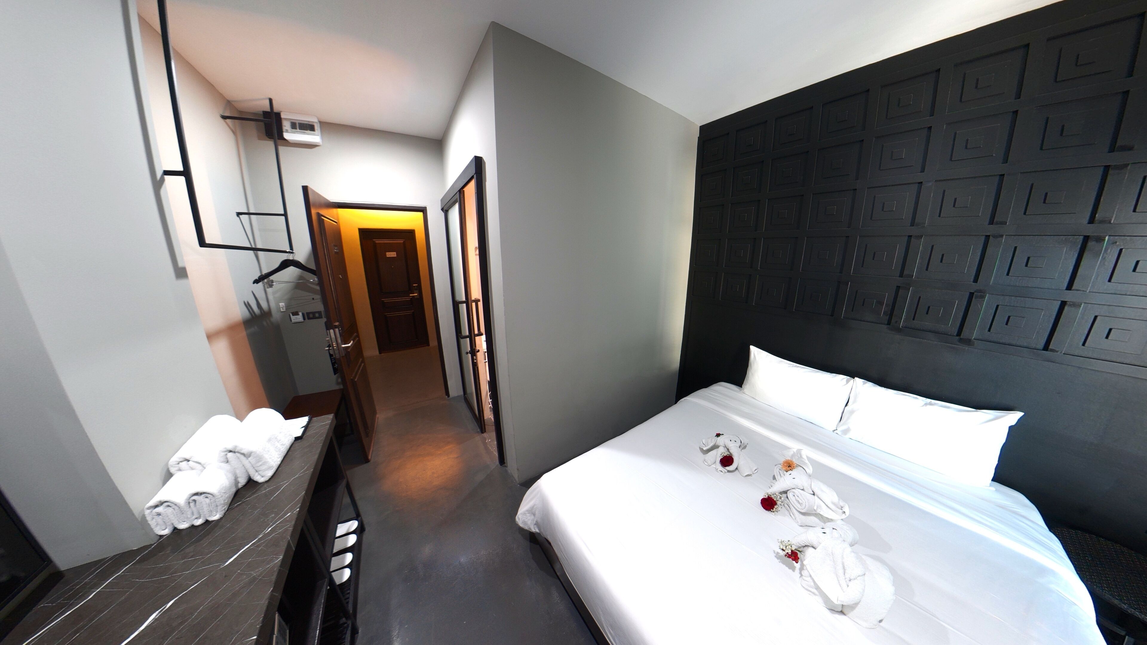 Standard King | 办公桌、免费 WiFi、床单