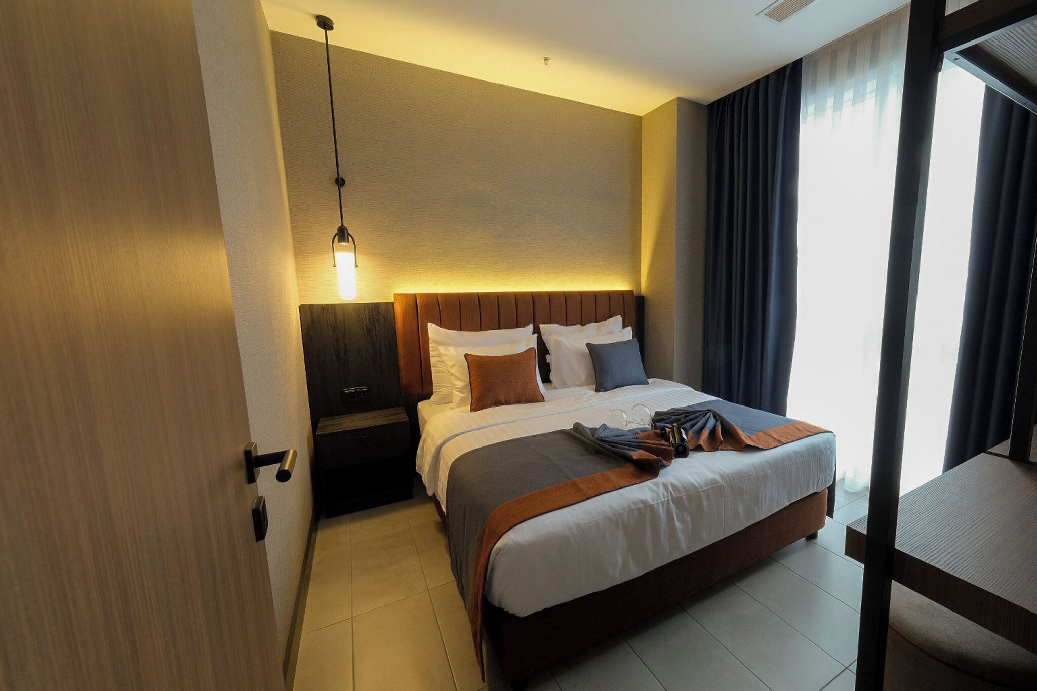 Standard Suite, 1 Bedroom | Egyptian cotton sheets, premium bedding, minibar, in-room safe