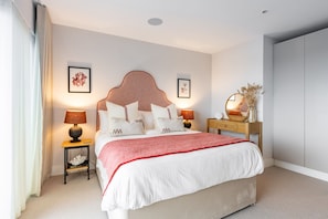 Cottage | 4 bedrooms, individually decorated, individually furnished, free WiFi