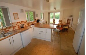 Cottage, 5 Bedrooms | Private kitchen | Fridge, microwave, dishwasher, high chair