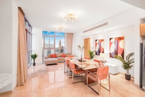 Deluxe Penthouse | Dining room