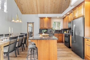 House (5 Bedrooms) | Interior - North Bay by Avantstay Chic Retreat w/ Peloton (Lake Arrowhead)