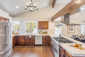 House (6 Bedrooms) | Interior - Explorer by Avantstay Close to Slopes! Game Room, Guest Suite, Hot Tub (Olympic Valley)