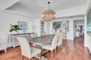 Apartment (3 Bedrooms) | Interior - 1101 Ocean Club by Avantstay Amazing Ocean Views Close To Beach! (Isle of Palms)