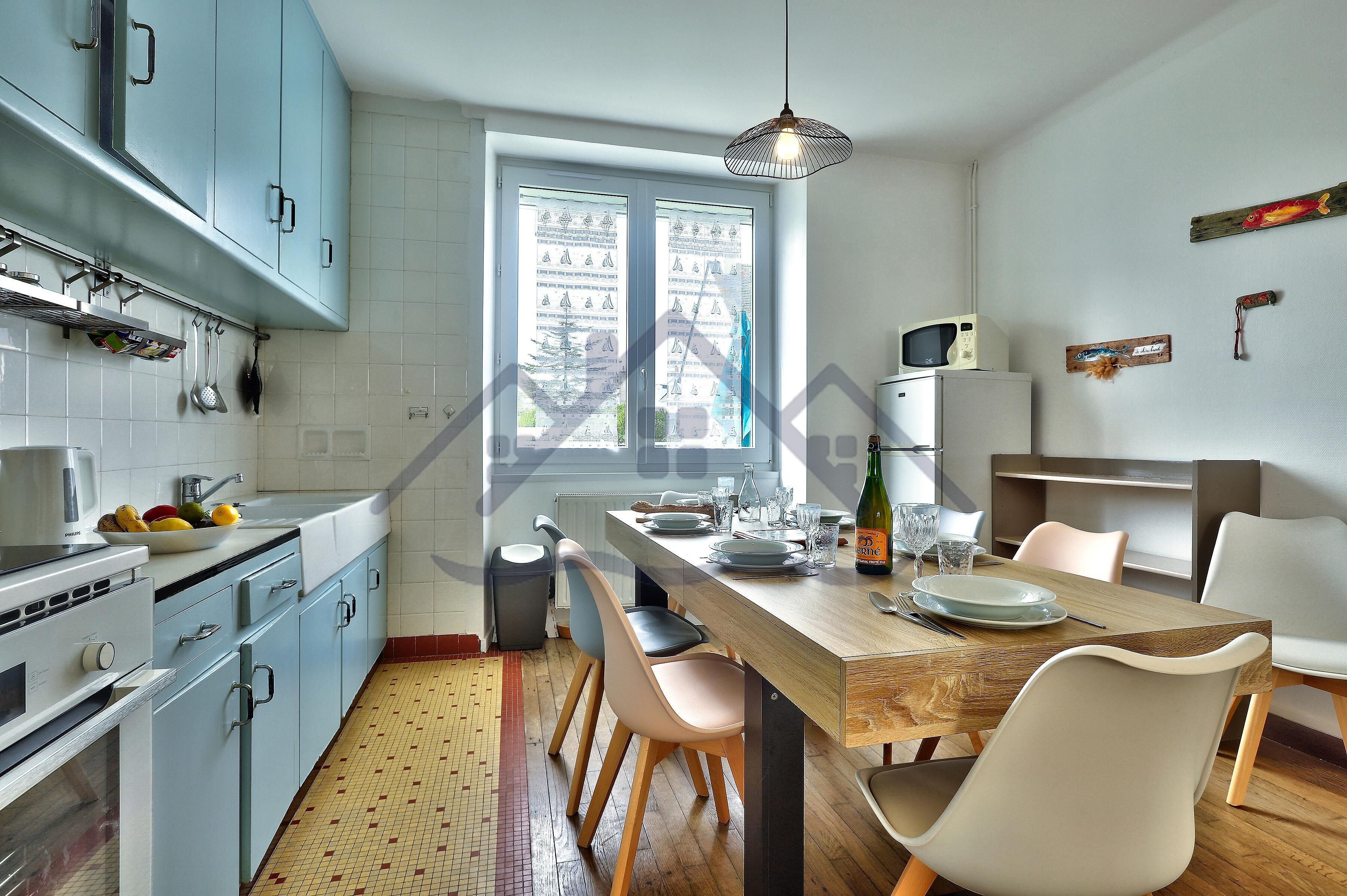 Frigorifero, microonde, macchina per tè/caffè