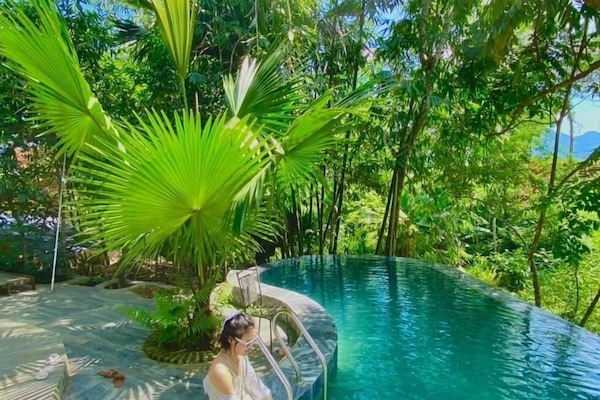 2 outdoor pools, open 7:00 AM to 9:00 PM, sun loungers