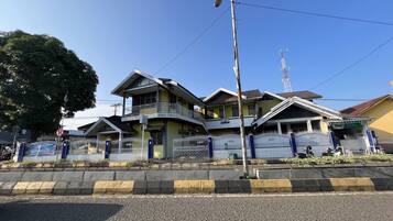 Mặt tiền nơi lưu trú