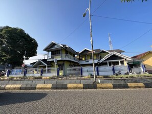 Mặt tiền nơi lưu trú