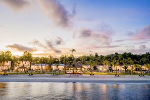 On the beach, white sand, kayaking - Koh Apikjun Resort by EHM (Kiri Sakor)
