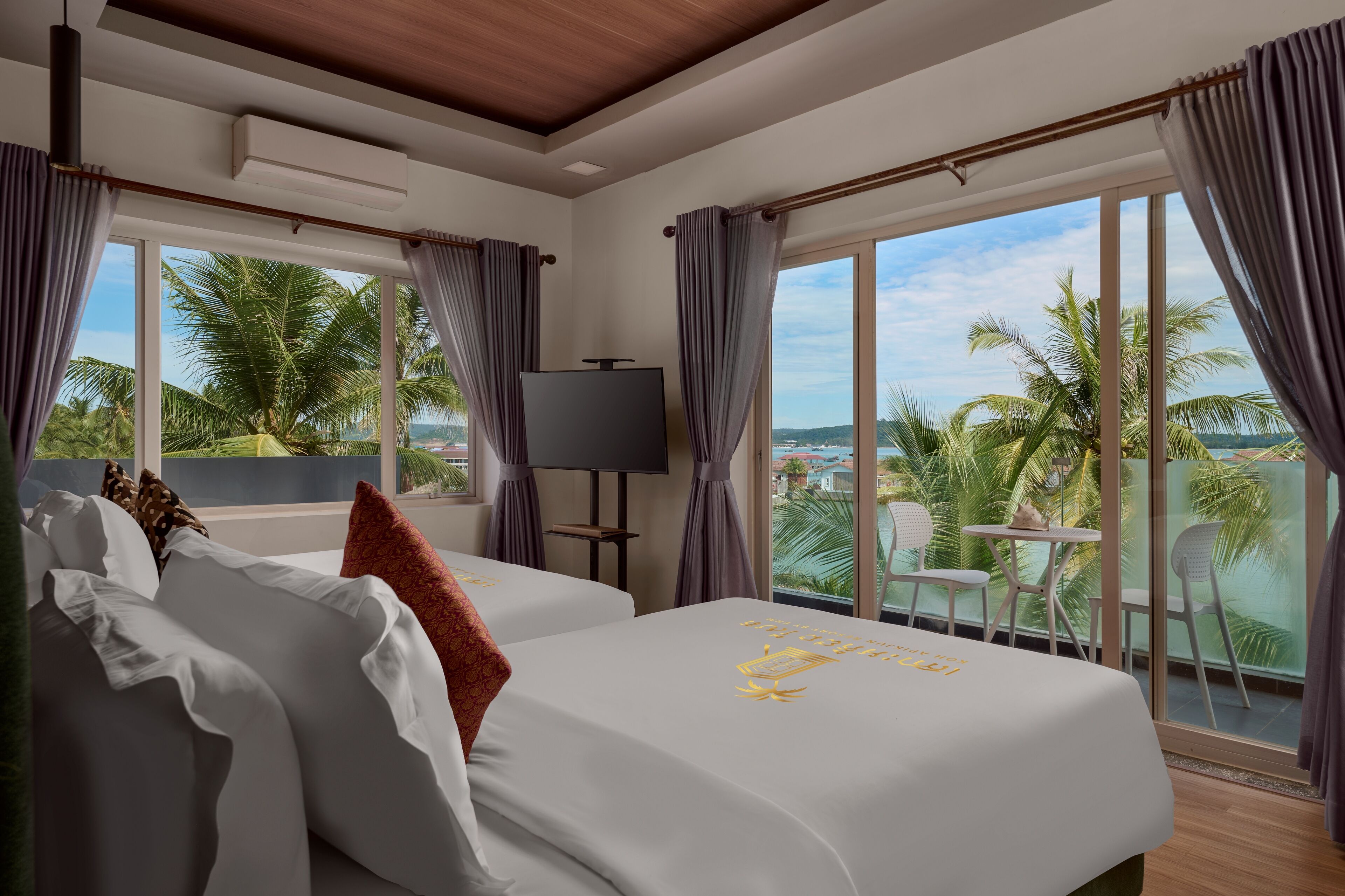 Premier Triple Balcony Sea View | Minibar, safe på rommet, skrivebord og skrivebord for bærbar PC