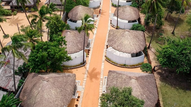Unclassified image, 1 of 16, button - The Blue Lagoon Resort (Kudawa)