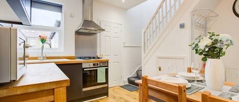Fridge, microwave, oven, stovetop