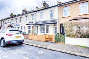 Exterior - Statera Apartments - 2-Bed House in Stratford (London)