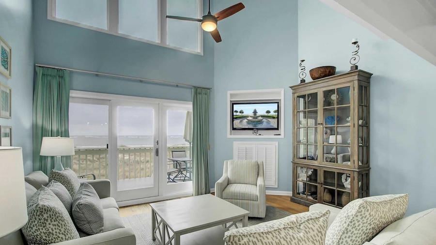 11E Mariners Walk by Avantstay Ocean Views Beachfront Living Shared Pool